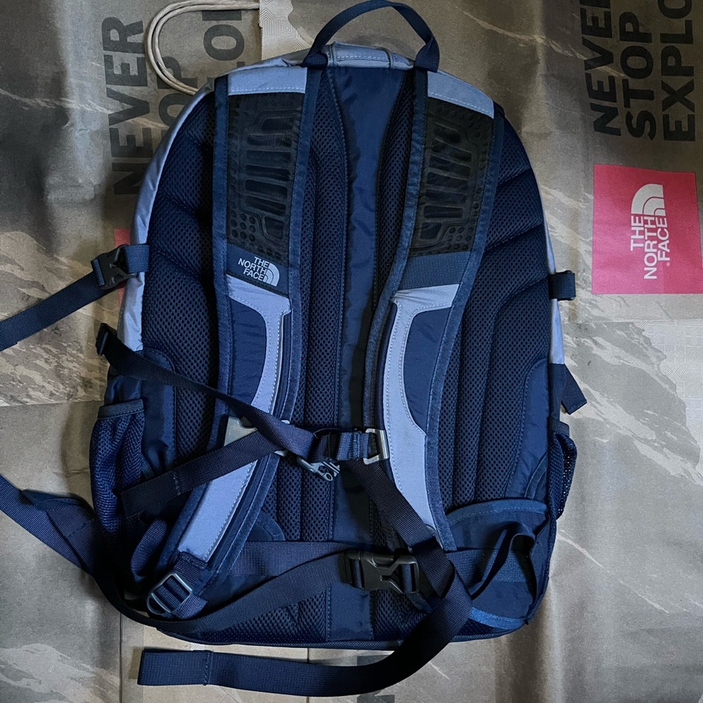 NWT The North Face Men's Borealis Backpack - Picture 2 of 4